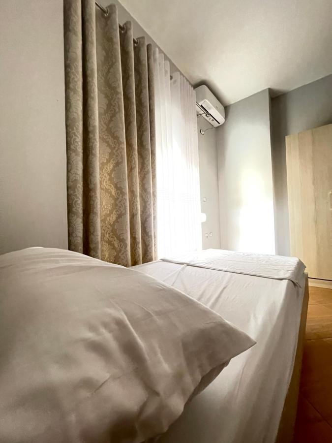 2 Apartment *